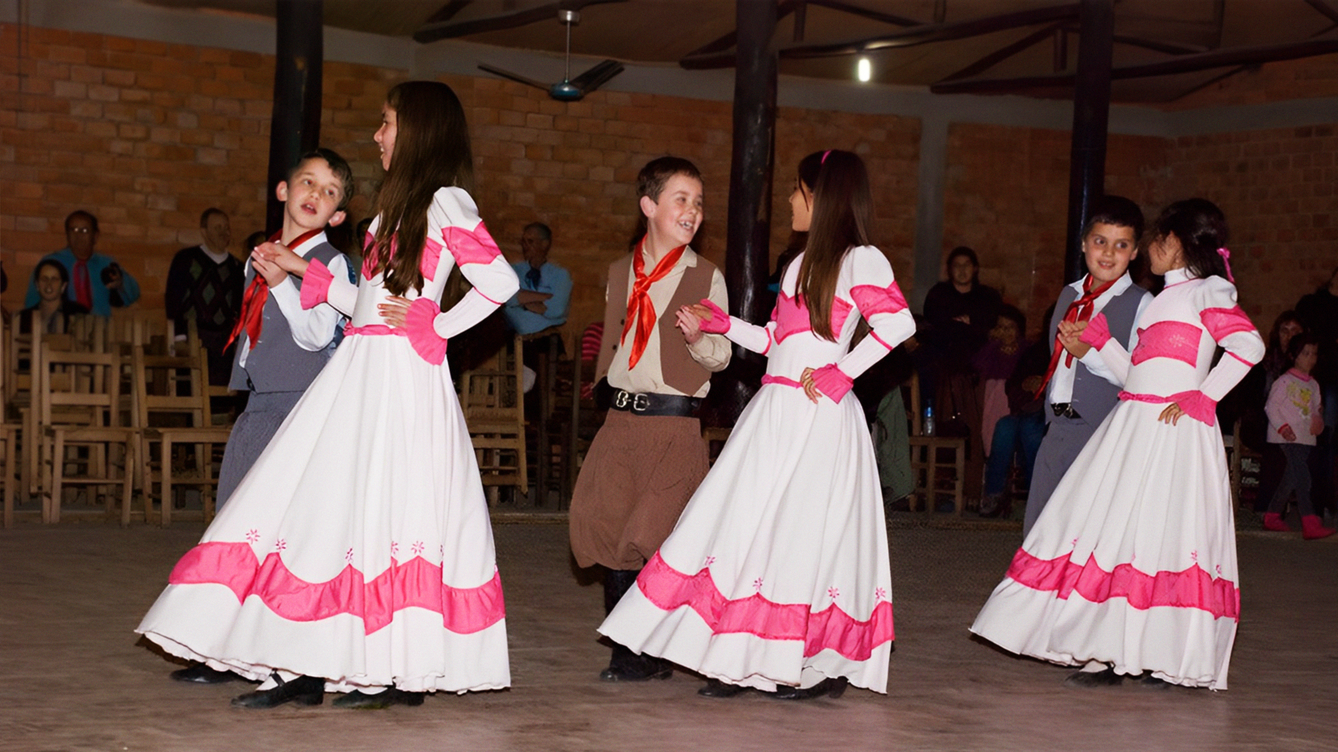 Chilena gaucha: conheça a história e as características dessa dança.