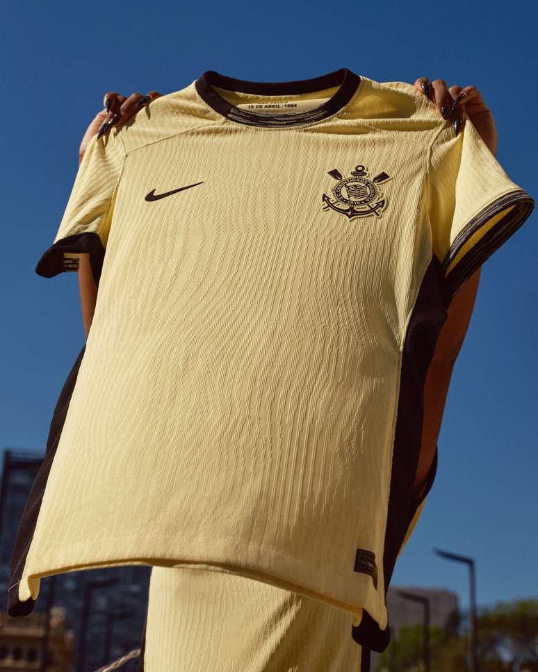 Lançamento do terceiro uniforme do Corinthians: saiba tudo sobre a nova camisa!
