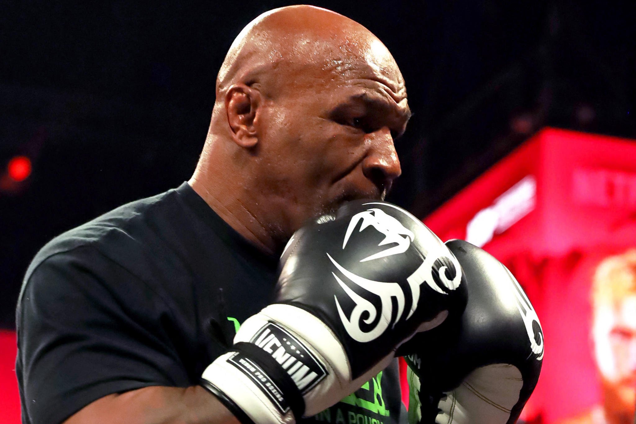 Relembre a trajetória de Mike Tyson aos 14 anos no mundo do boxe mundial.