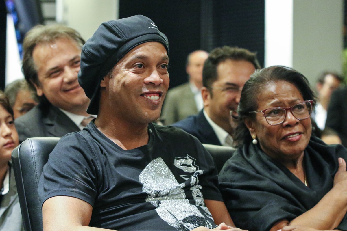 Homenagens e história: A emocionante vida de Miguelina Elói Assis dos Santos em detalhes.