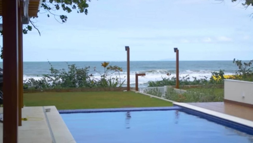 Quer saber como é a incrível casa Gabriel Medina Maresias por dentro? Veja detalhes e curiosidades aqui.