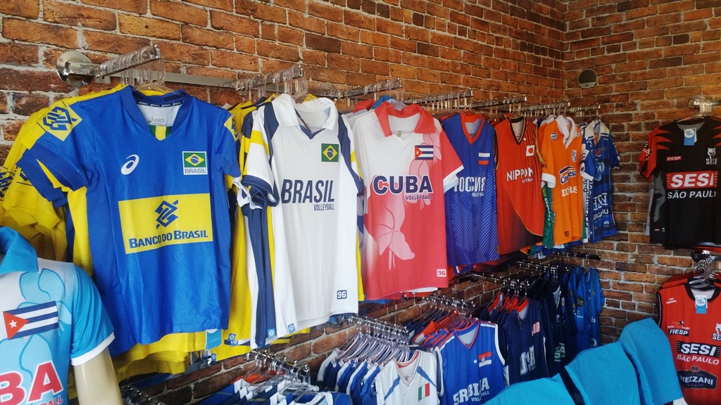 Onde comprar camisa de time de volei online? Veja as lojas mais confiáveis.