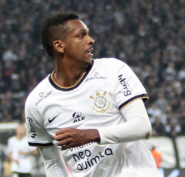 Quem é João Alves de Assis Silva? Confira a trajetória do craque!