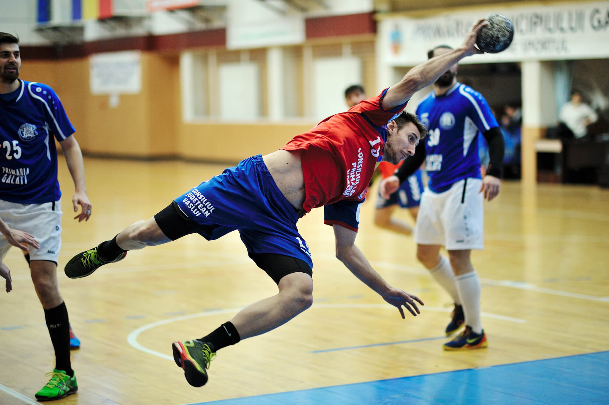 Técnica do handebol avançada: 3 segredos para você dominar o jogo.
