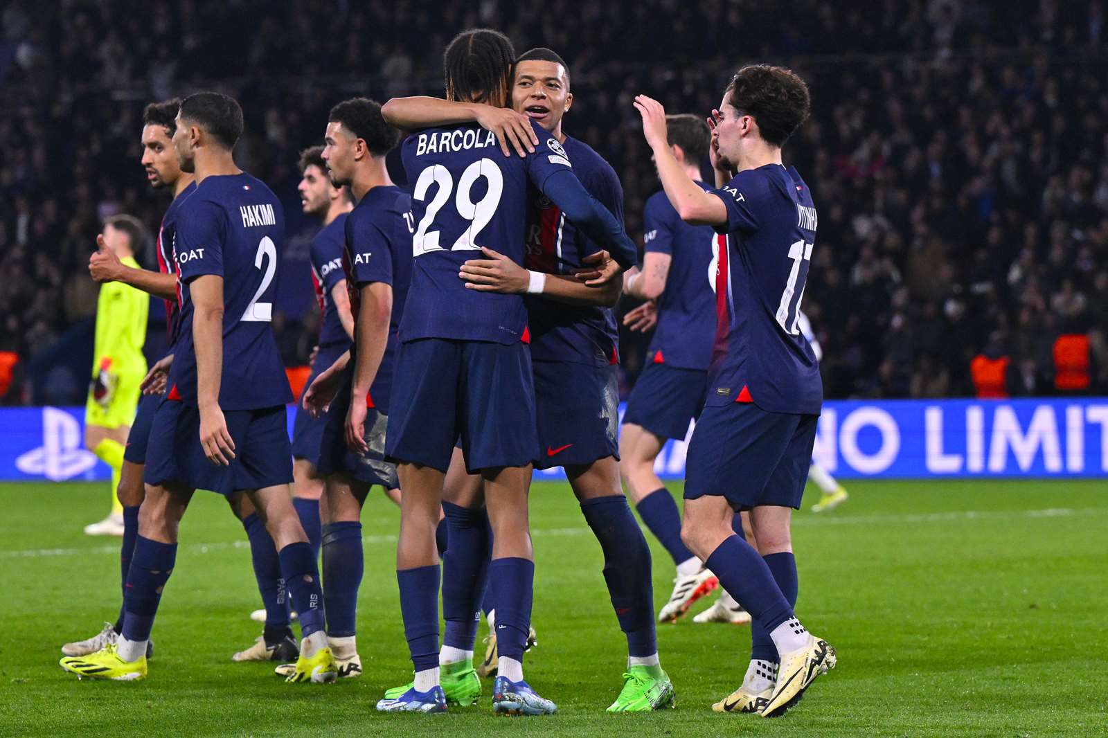 Classificações dos jogadores de Real Sociedad x PSG: Descubra os melhores e piores do confronto.