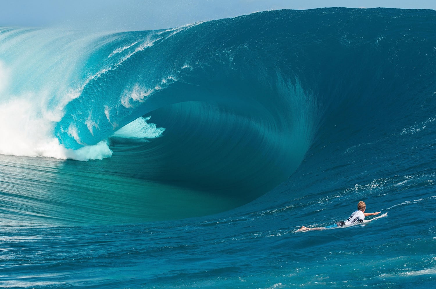 Ondas de Teahupoo: só surfista profissional encara? Saiba o nível necessário.