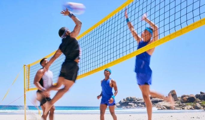 Uniforme volei de praia: como escolher bem? Dicas chave pra detonar na areia!