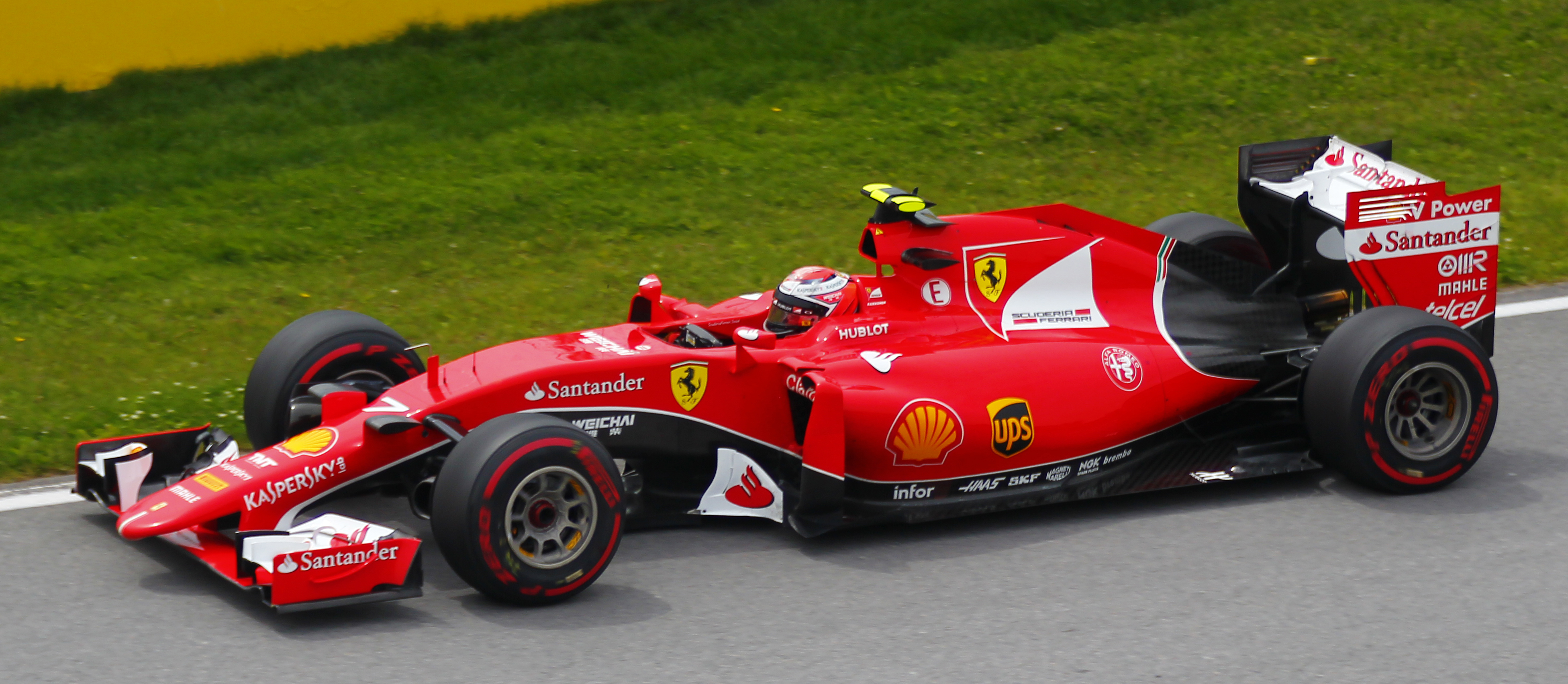 Quem pilotava o Ferrari F1 2015? Conheca os pilotos da equipe!