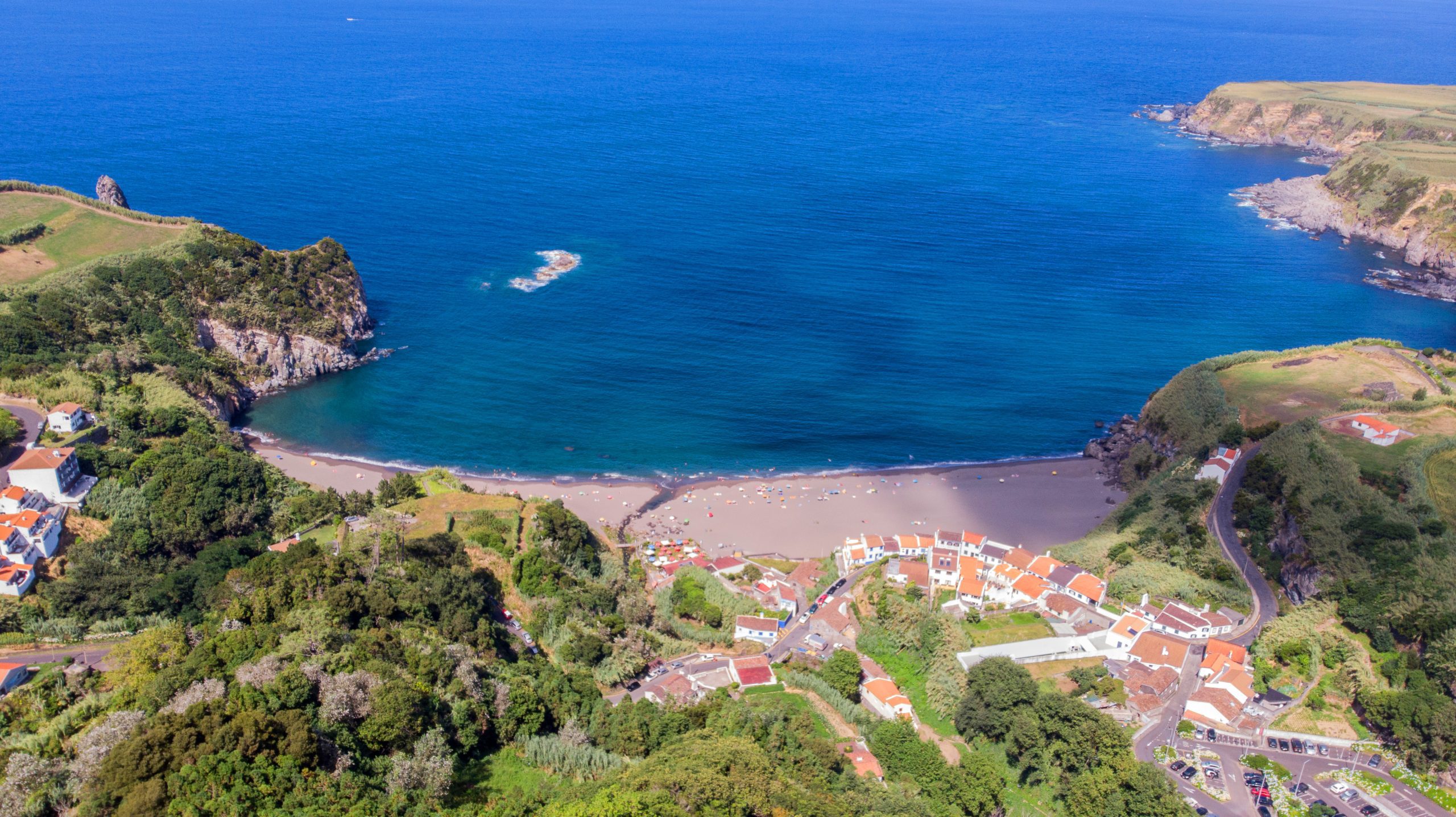 Como escolher as praias em Açores perfeitas para seu estilo de férias