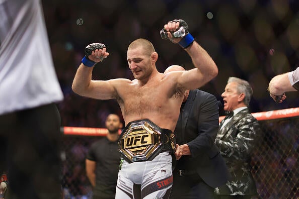 Previsão de cinturões no peso médio do UFC: veja como funciona e quem pode ganhar