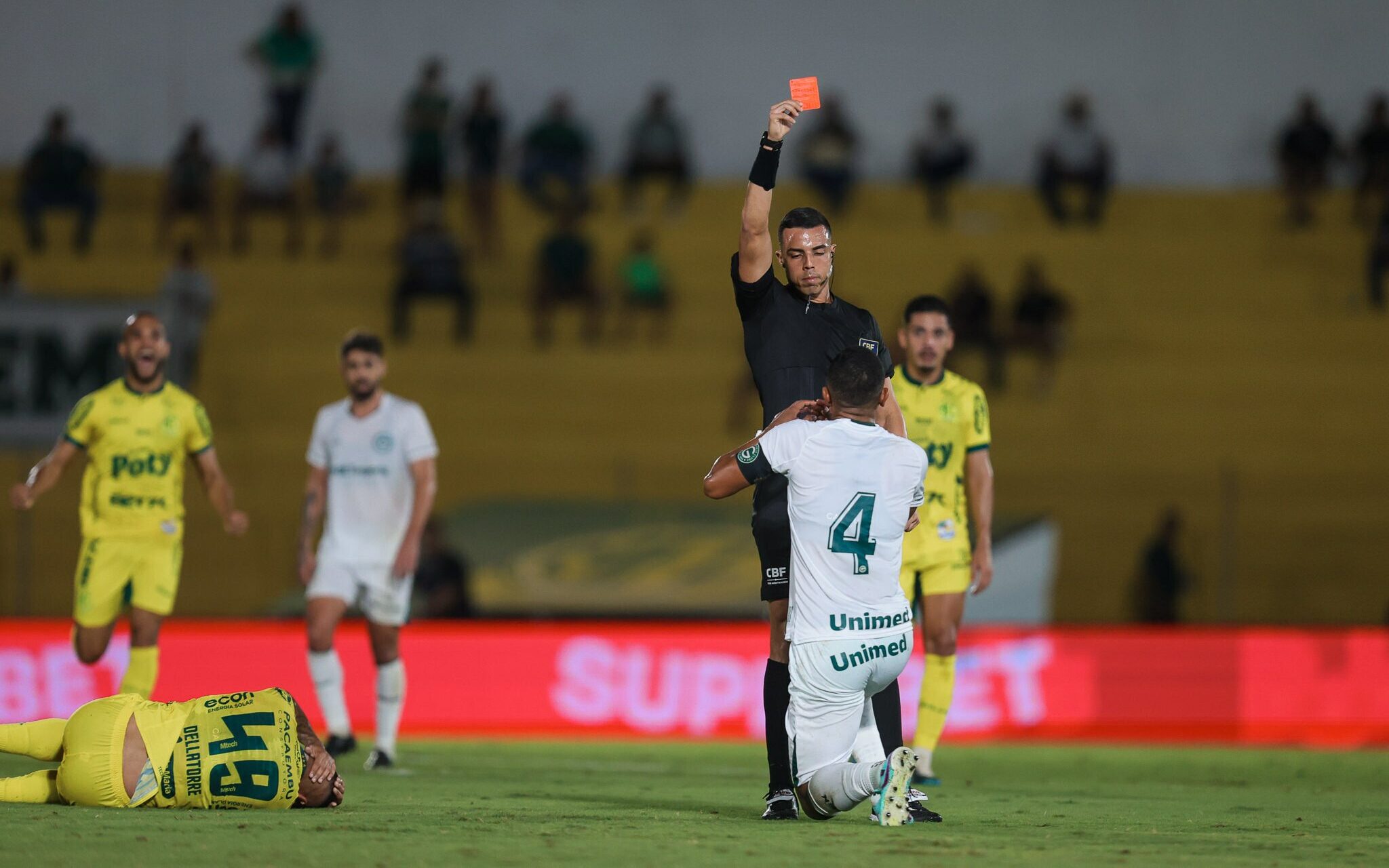 Previsão de expulsões no Superclássico: 3 jogadores que podem levar cartão!