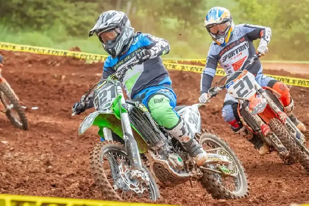 Piloto de esportes motorizados profissional: quais os requisitos essenciais? Descubra!